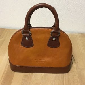 NWT Vera Pelle Leather Handbag/Purse with ArmStrap